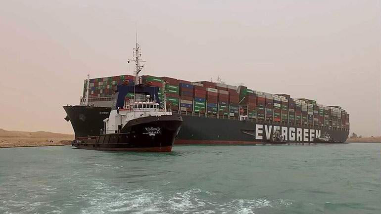 Αίγυπτος: Ο πρωθυπουργός ευχαριστεί τις χώρες που προσφέρουν βοήθεια για την αποκόλληση του πλοίου